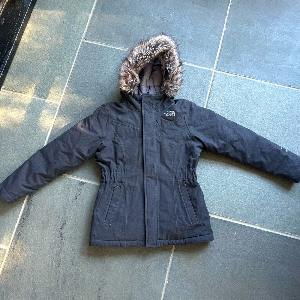 Girls Northface Insulated Winter Jacket Hood with Fur Trim Size Medium 10/12 EUC